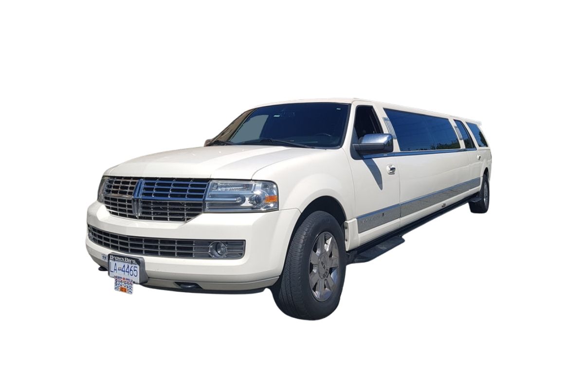 White Lincoln Navigator SUV Limo, Kavanagh Limousine, Vancouver, Langley, Surrey, BC White Lincoln Navigator SUV Limo, Kavanagh Limousine, Vancouver, Langley, Surrey, BC